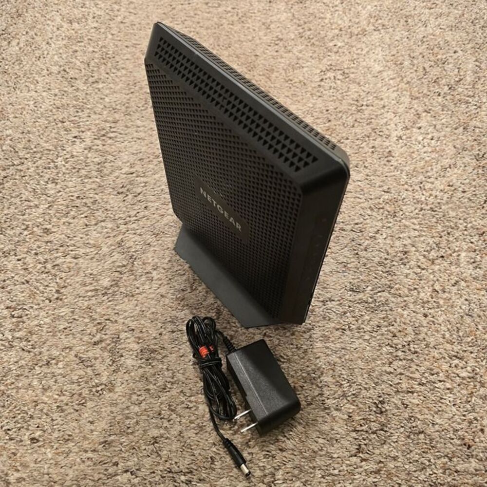 NETGEAR AC1900 wifi cable modem Router with Power Adapter